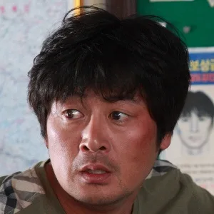 Actor Kim Yun-seok