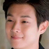 Choi Woo-Sik as Kim Gyung-Jae