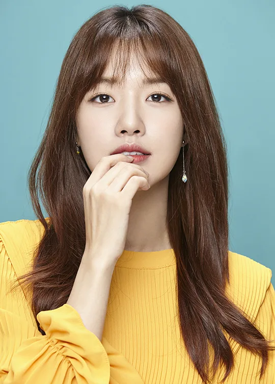 Portrait photograph of South Korean actress Jo Yun-Seo