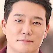 Lee Tae-Kon as Shin Yu-Shin
