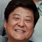 Actor Sung Ji-Ru