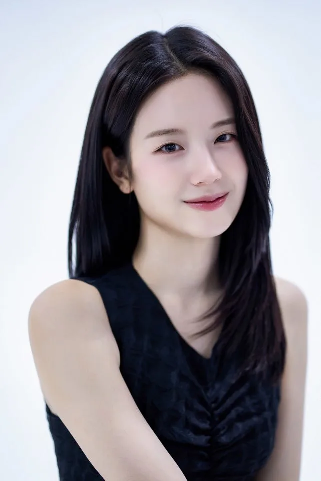 Portrait of Jang Gyu-Ri