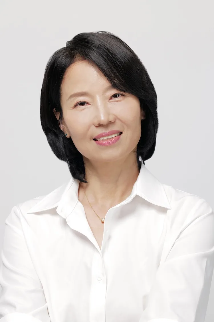 Oh Min-ae portrait photograph