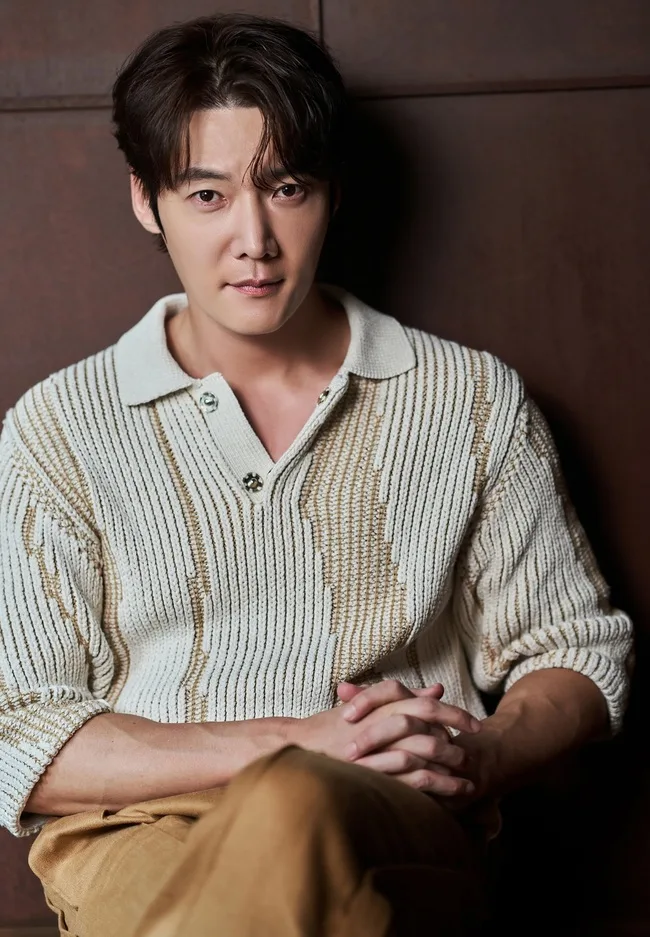 Choi Jin-Hyuk promotional photograph