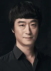 Portrait photograph of South Korean actor Kim Tae-Moon.