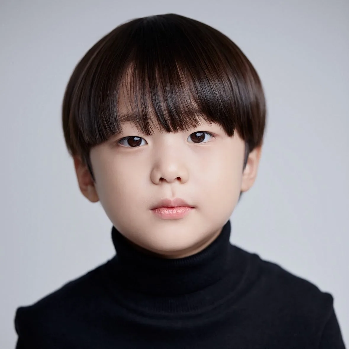 Profile photograph of child actor Kim Hee-Seong