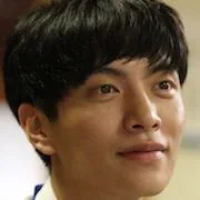 Lee Min-ki as Lee Dong-hee