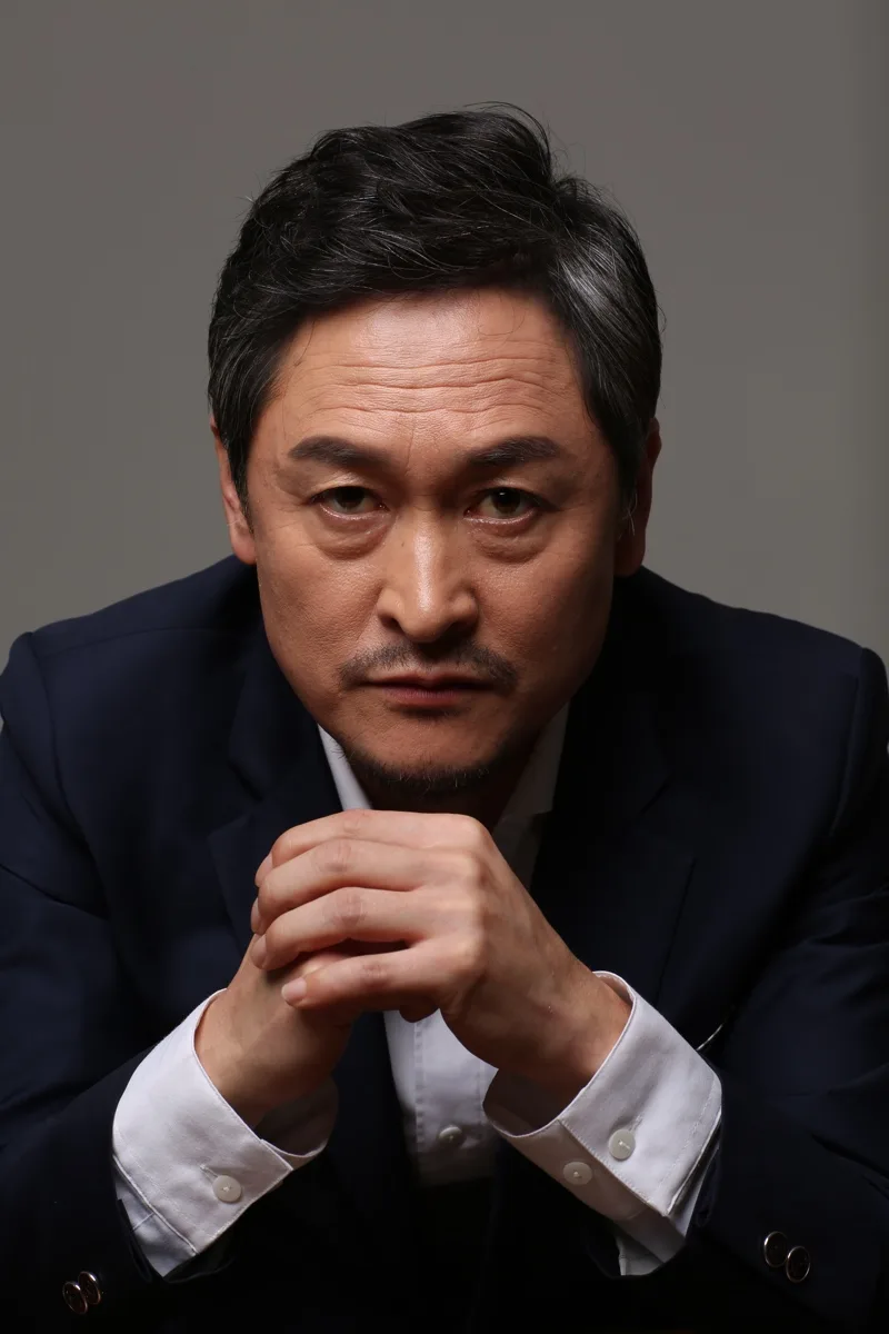 Portrait photograph of South Korean actor Kim Eun-Seok