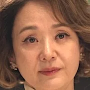 Bae Jong-Ok as Choi Chae-U