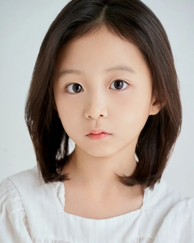 Portrait of South Korean child actress Ahn Tae-Rin