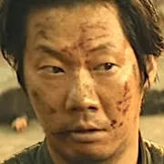 Kim Ho-joon as tall guy