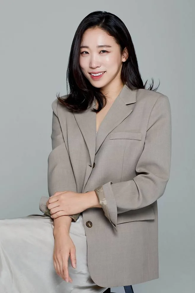Portrait of South Korean actress Lee Mi-Do