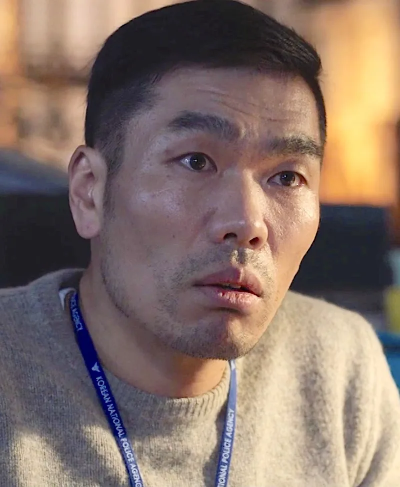 Portrait photograph of Yoon Dae-Yul