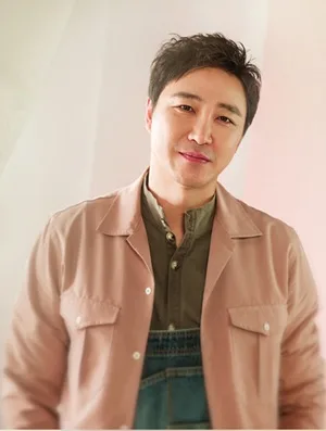Park Sun-Woo promotional photograph