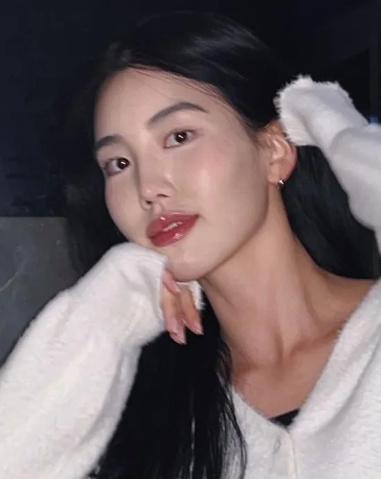 Portrait of actress Song Ji-Hyun