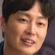 Roh Jae-Won as Kim Yu-Jin