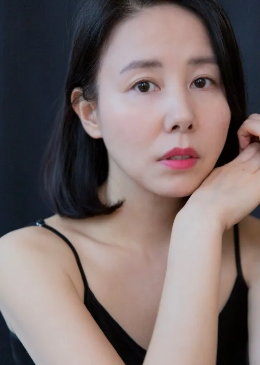 Portrait photograph of actress Kim Bang-Sun