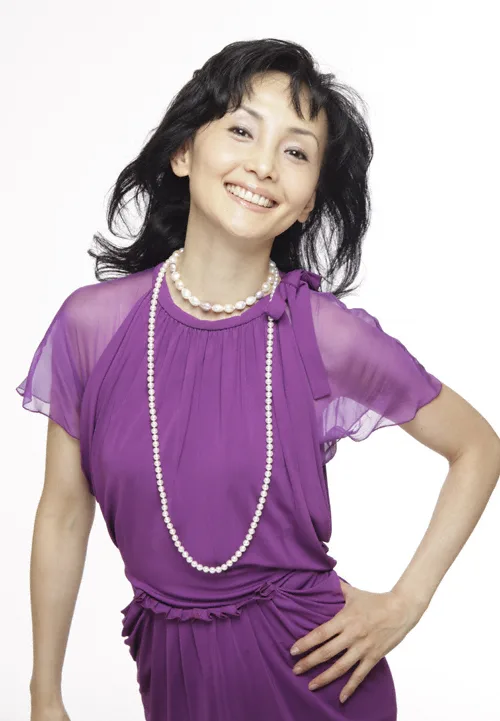 Portrait photograph of Japanese actress Kaho Minami