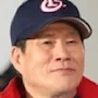 Lee Do-Kyung as Coach Sung Ki-Young