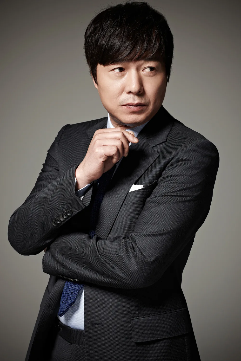 Sun Woo Jae Duk portrait photograph