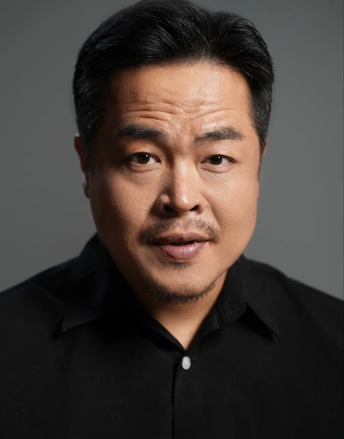 Profile photograph of Kim Hong-Bu