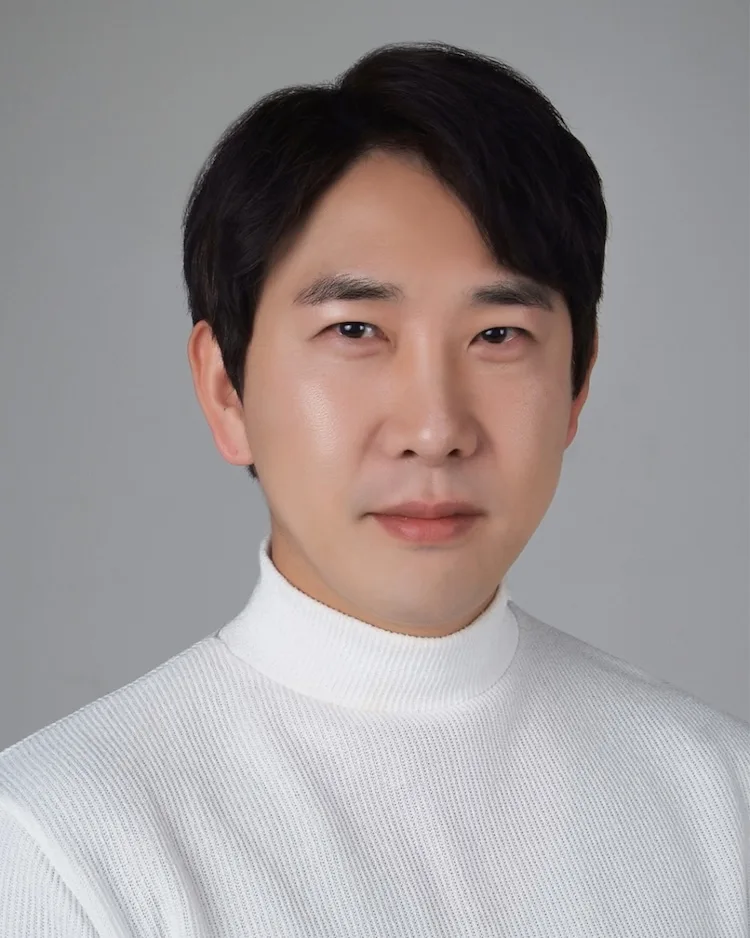 Profile photograph of actor Kim Wan-Sub