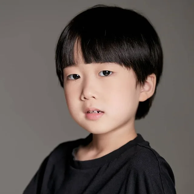 Portrait photograph of child actor Park Da-On
