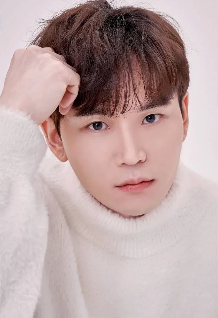 Portrait of South Korean actor Han Joon-Woo