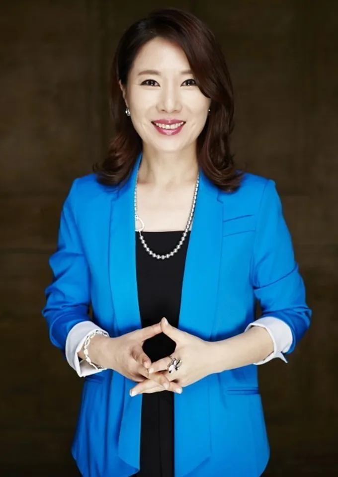 Hwang Young-Hee portrait photograph