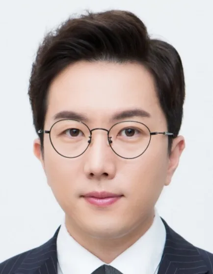 Park Chul-Min portrait photograph
