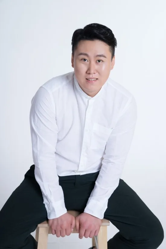 Portrait photograph of South Korean actor Yang Seung-Won