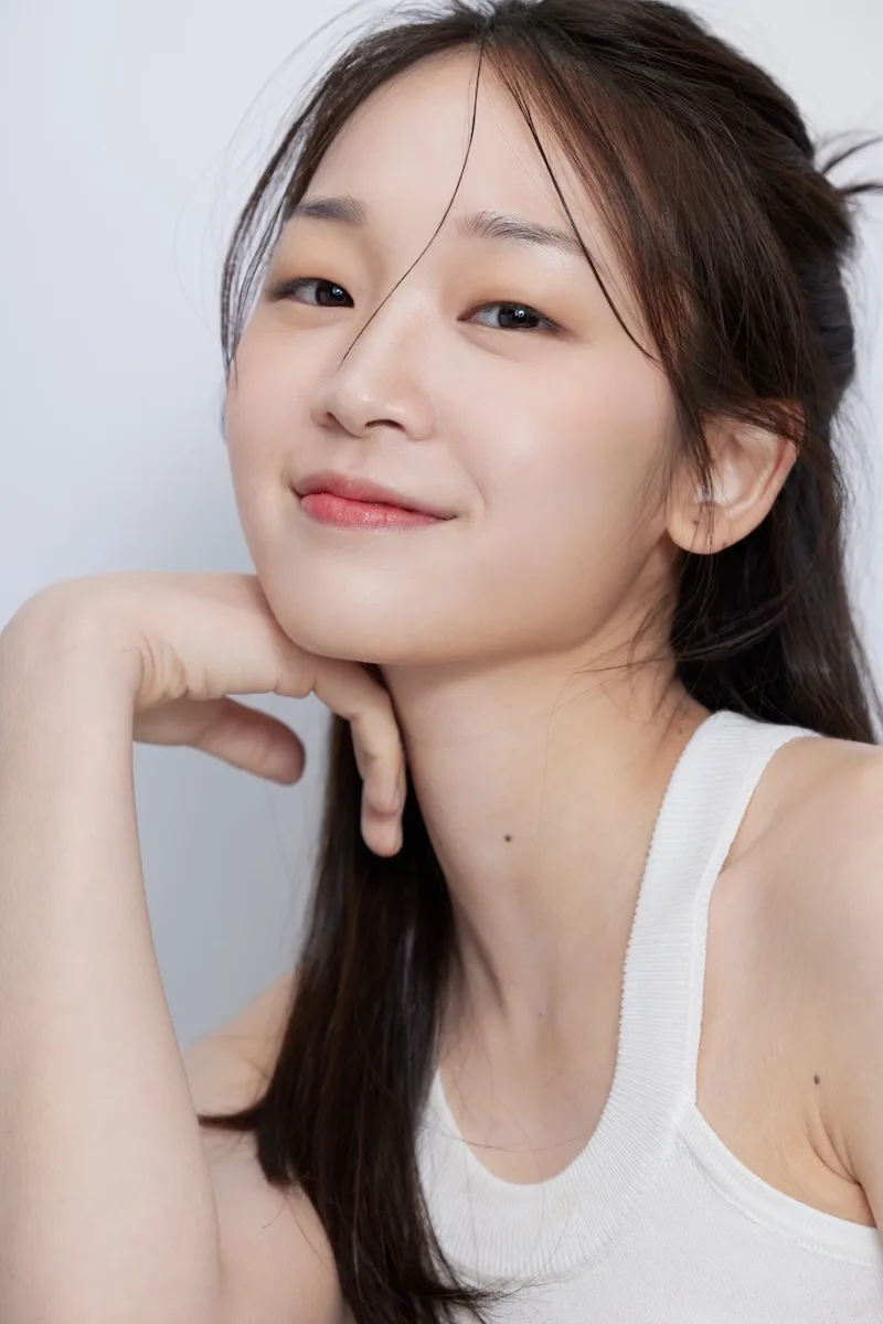 Portrait of South Korean actress Lee Dam-Hee