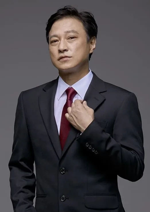 Park Boo-Gun promotional photograph