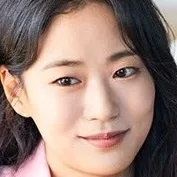 Lee E-Dam as Shin Ji-Sun