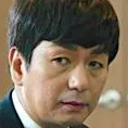 Lee Cheol-Min as Park Gwan-Soo's secretary
