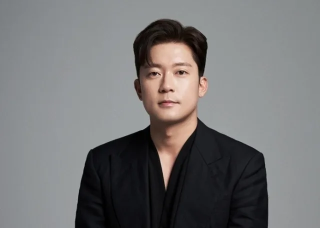 Profile photograph of Kim Dae-Ho