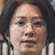 Kim Hee-ae as Moon Jung-sook