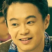 Hiroyuki Onoue as Hajime Kondo