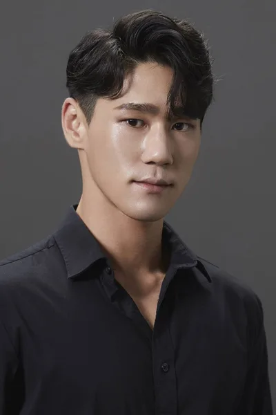 Portrait of South Korean actor Lee Yoon-Hwan