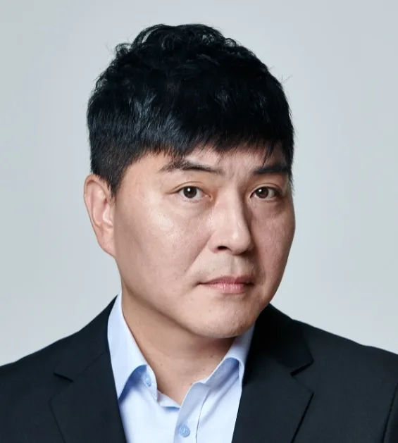 Portrait of Lee Jae-Woong