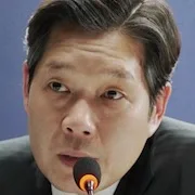 Yoo Jae-myung as Hwang Jin-ho