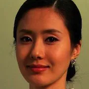 Kim Ji-Soo in character