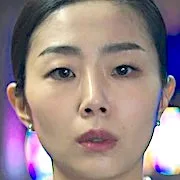 Joo Bo-bi as Jo Eun
