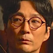 Kim Do-Young as Publisher Oh