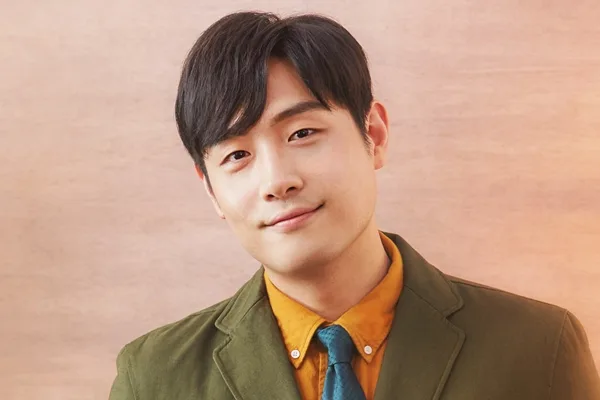 Portrait photograph of actor Kwon Dong-Ho