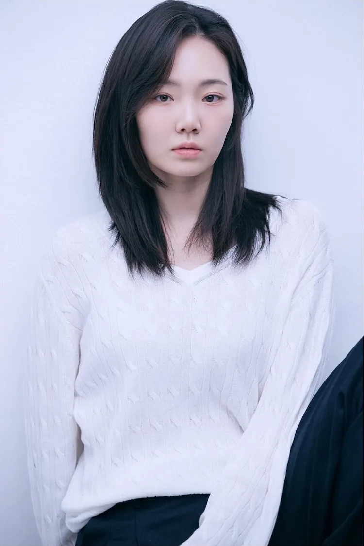 Profile photograph of actress Son Soo-Ah