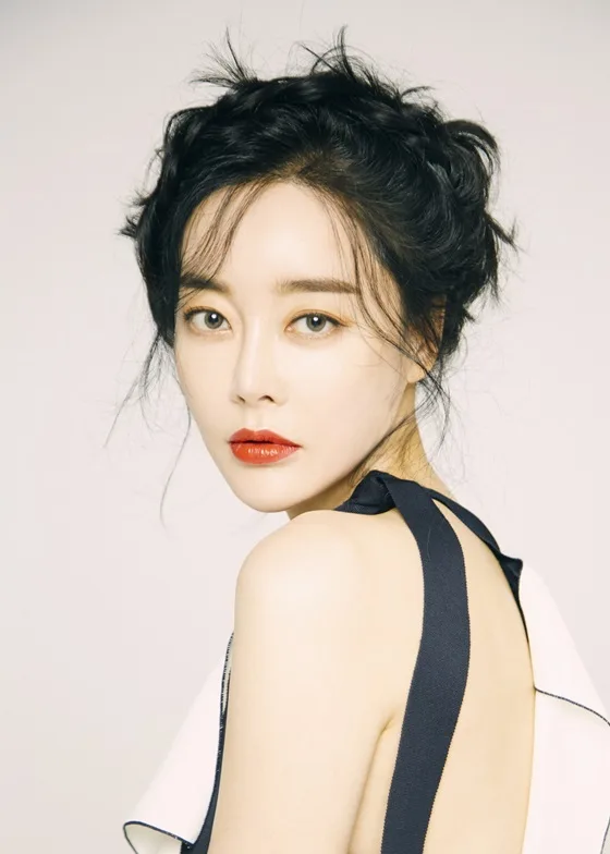 Portrait of South Korean actress Kim Hye-Eun