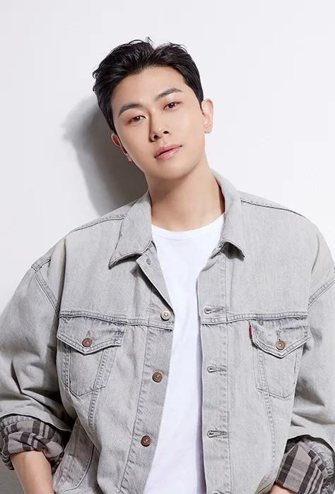 Portrait of South Korean actor Jo Eun-Sol