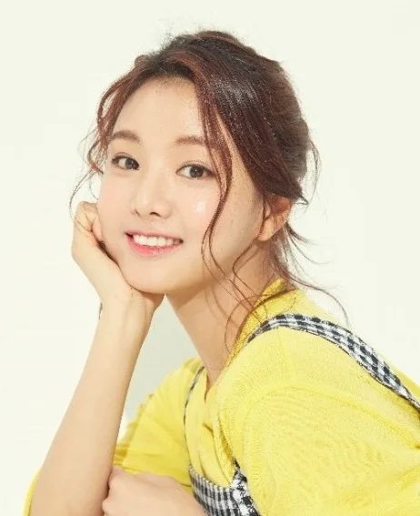 Portrait of South Korean actress Lee Se-hee