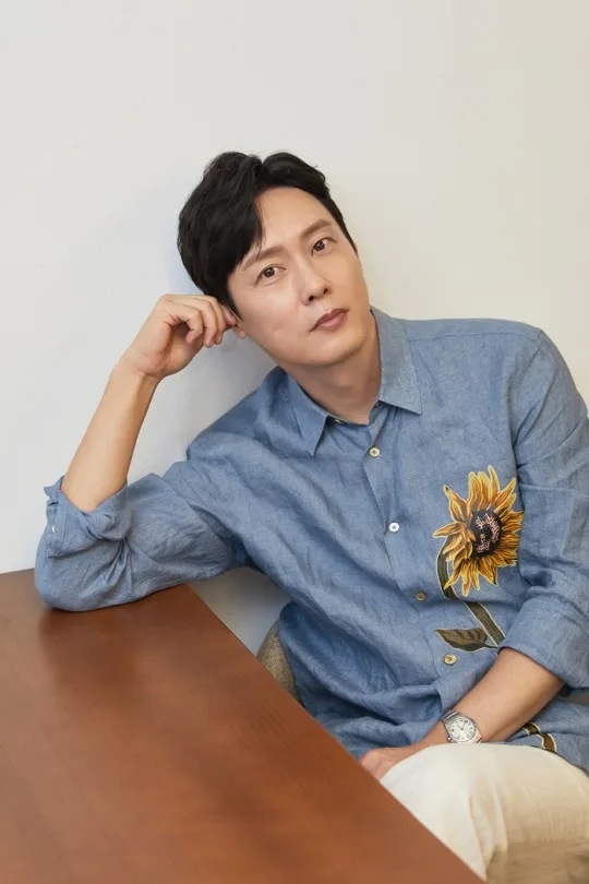Portrait of South Korean actor Park Byung-Eun